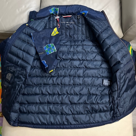 NWT - Tommy Hilfiger Adult Packable Lightweight Quilted Jacket - Men M/Women L - Picture 9 of 13